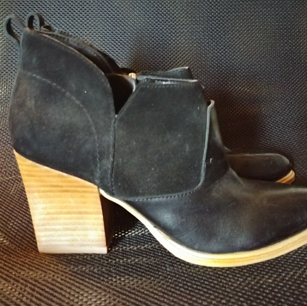 Limited edition Marc fisher heels